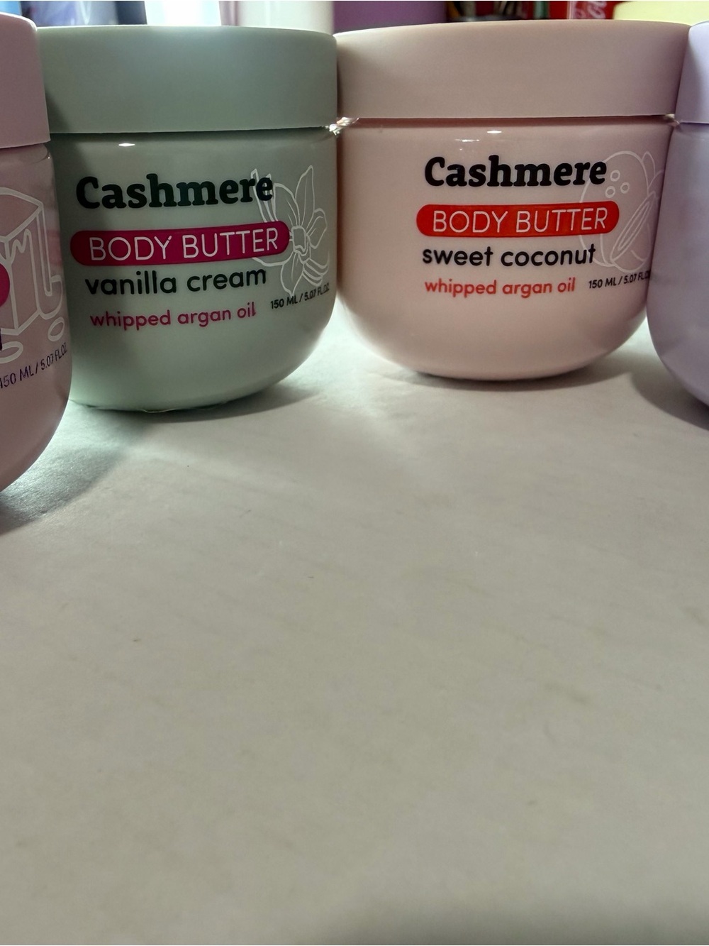 Cashmere Body Butter Vanilla Cream + Sweet Coconut - Pastel Green & Light Pink - Picture 3 of 3